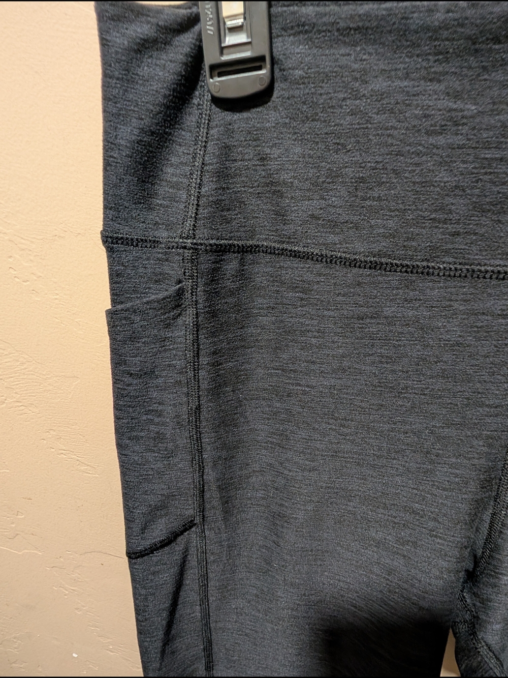 Victoria's Secret Dark Charcoal Heathered Capri Leggings with Side Pockets Large - Picture 2 of 6